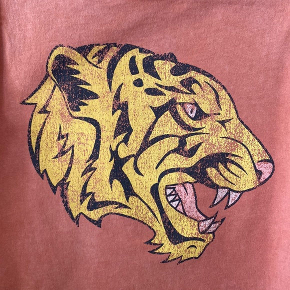 cropped colsie muscle tank! - Picture 4 of 6